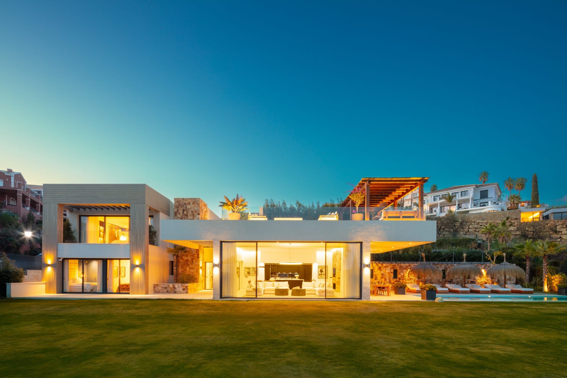 Luxury villa Nueva Andalucia real state