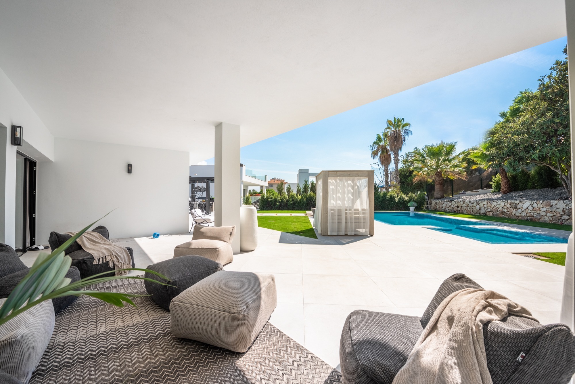 Luxurious family villa – Nueva Andalucia real state