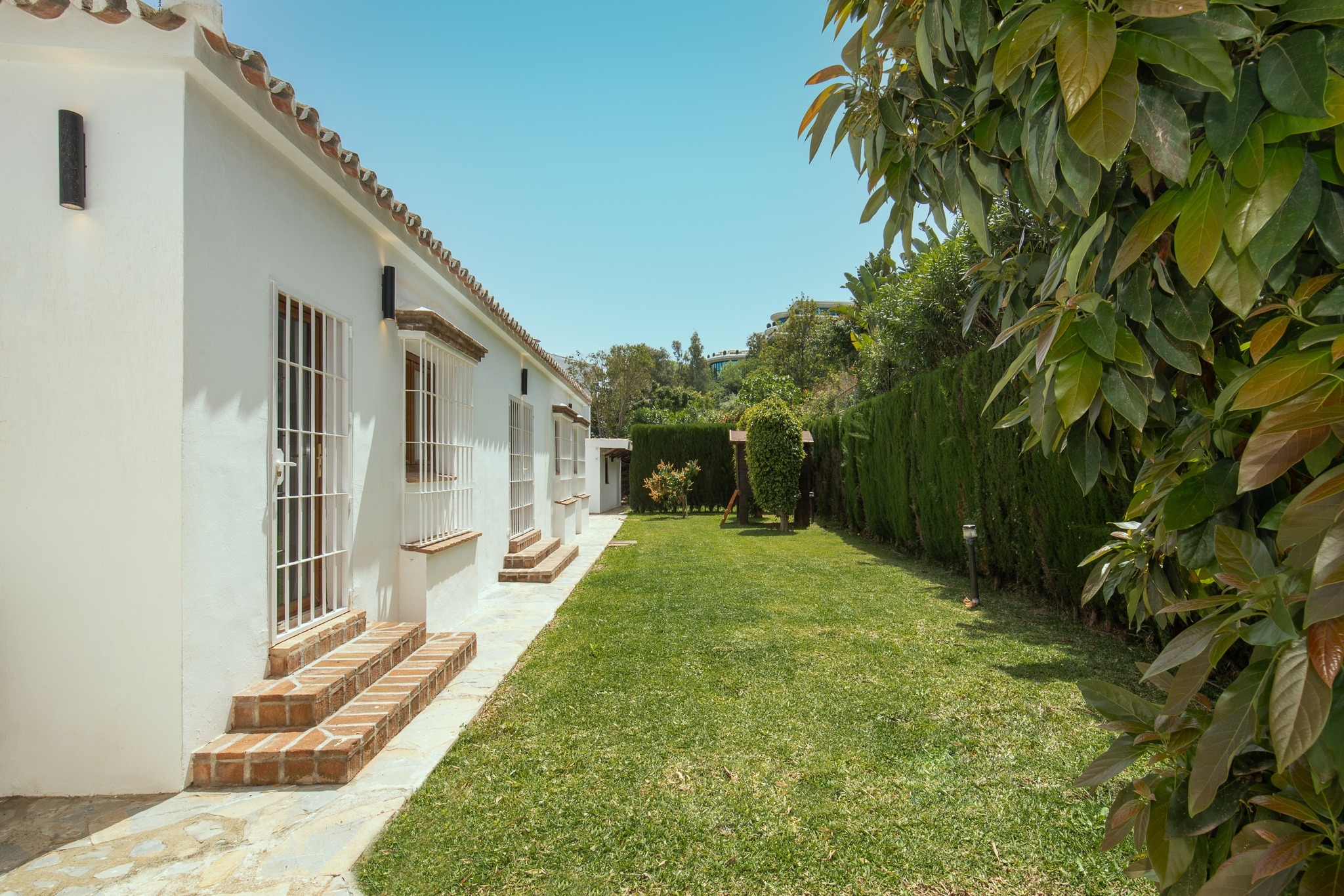 Villa in Spanish style garden - Nueva Andalucia - Marbella