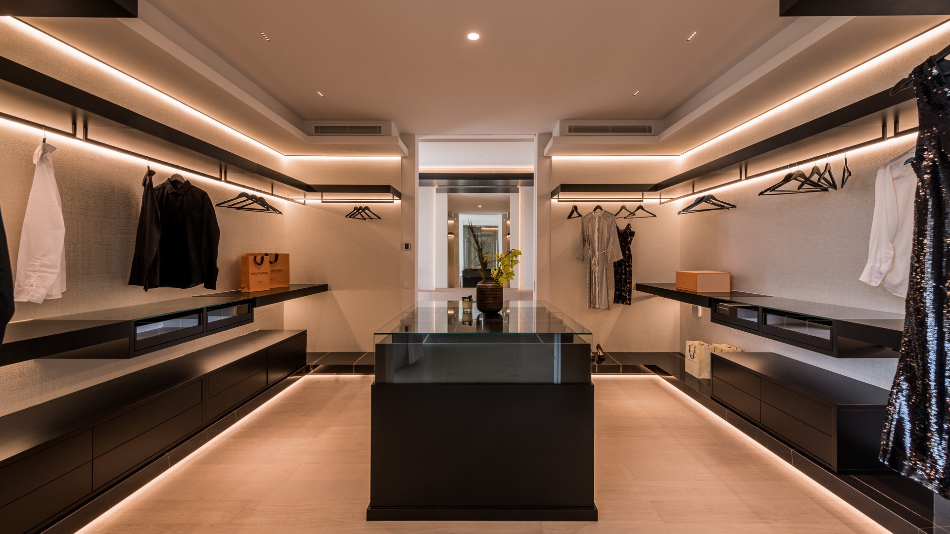 Exclusive top villa fitting room- El Herrojo - Benahavis